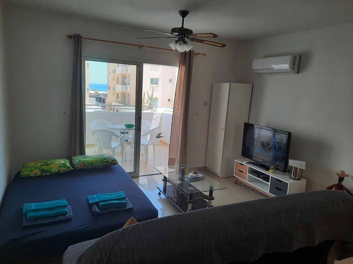 Large Apt 2 Bedrooms Sea View & 2 Balconies Larnaca Exterior photo